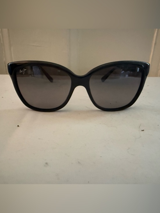 Maui Jim Women\'s Black Oversized Polarized Sunglasses main image 4